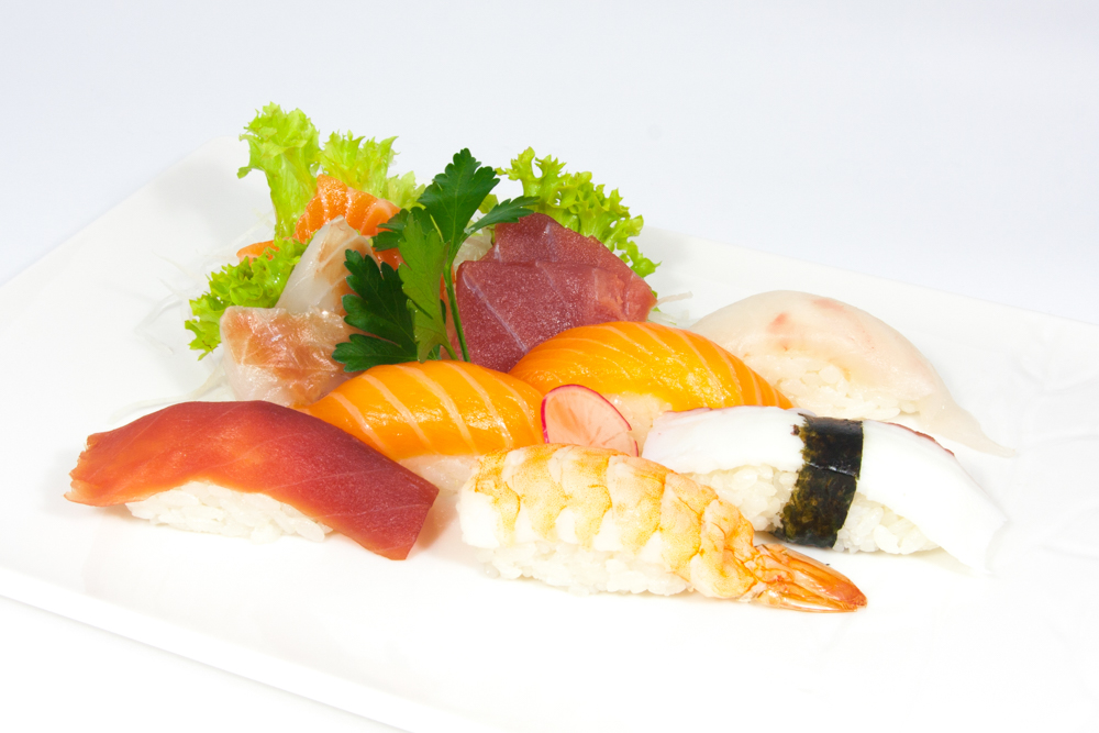 71 / Sushi sashimi moriawase (12 pz.)