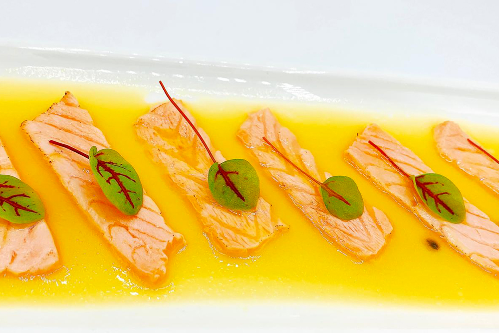 203 / Carpaccio di salmone scottato