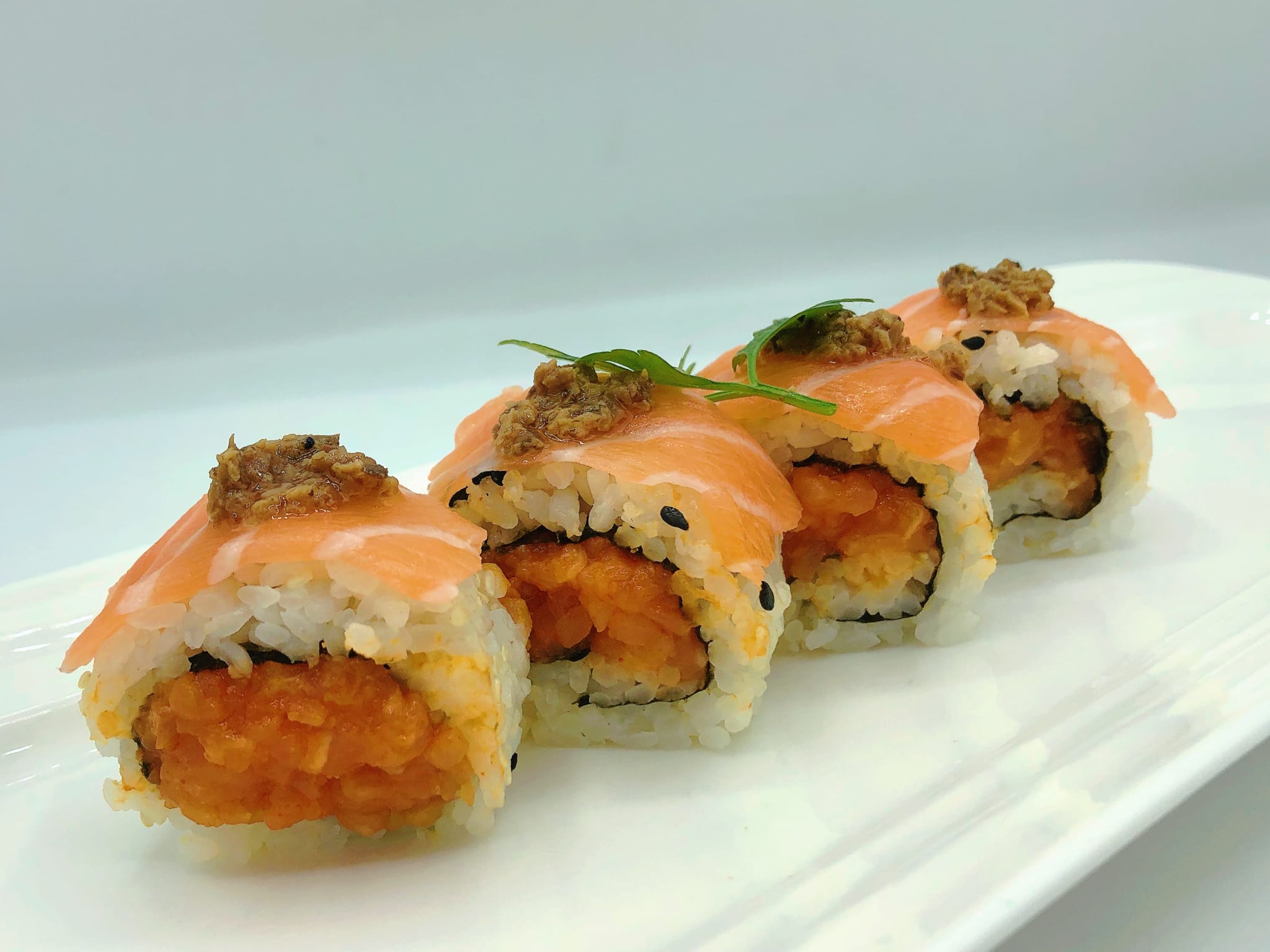 218a / Salmon tartufo roll
