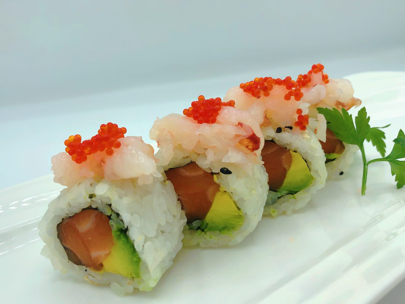 220a / Salmon amaebi roll