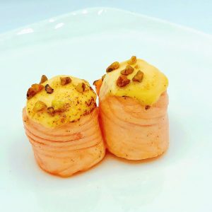 79b / Gunkan salmon flambé